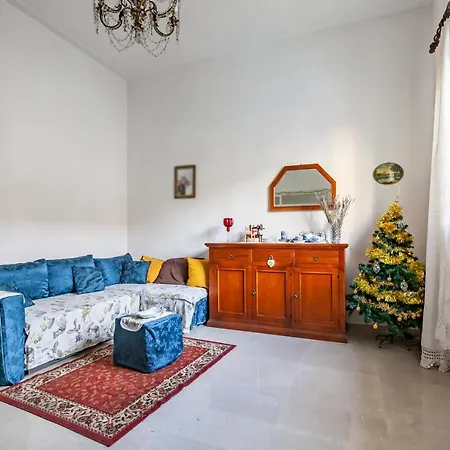 Roomy House With Private Courtyard! Apartment Viareggio