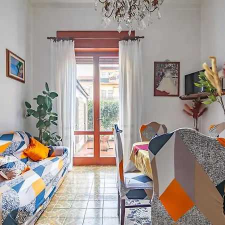 Roomy House With Private Courtyard! Apartment *