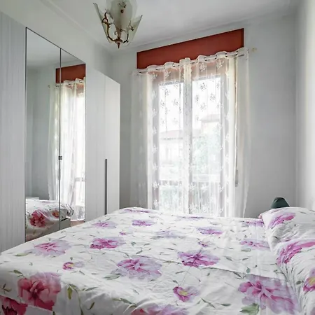 Roomy House With Private Courtyard! Apartment