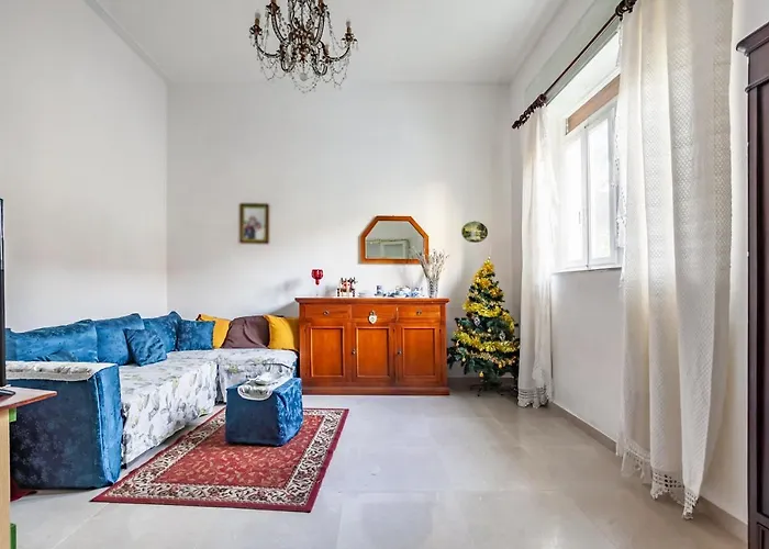 Roomy House With Private Courtyard! アパート ヴィアレッジョ